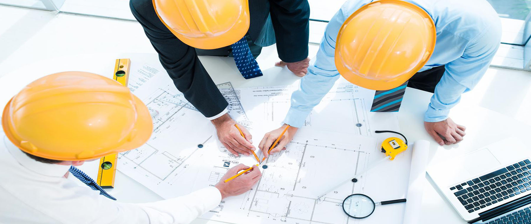 PROFESIONALES CON ALTA EXPERIENCIA